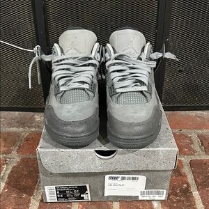 Air Jordan 4 Retro SE Gray Sneakers